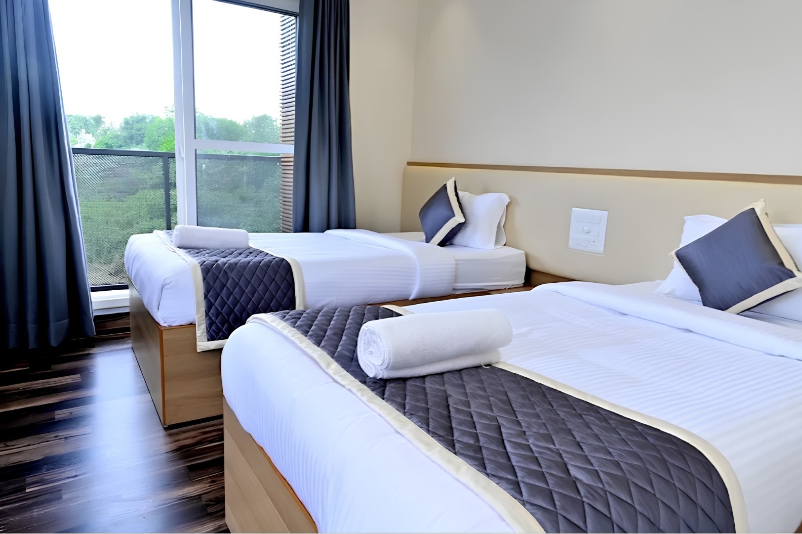 Twin hotel room